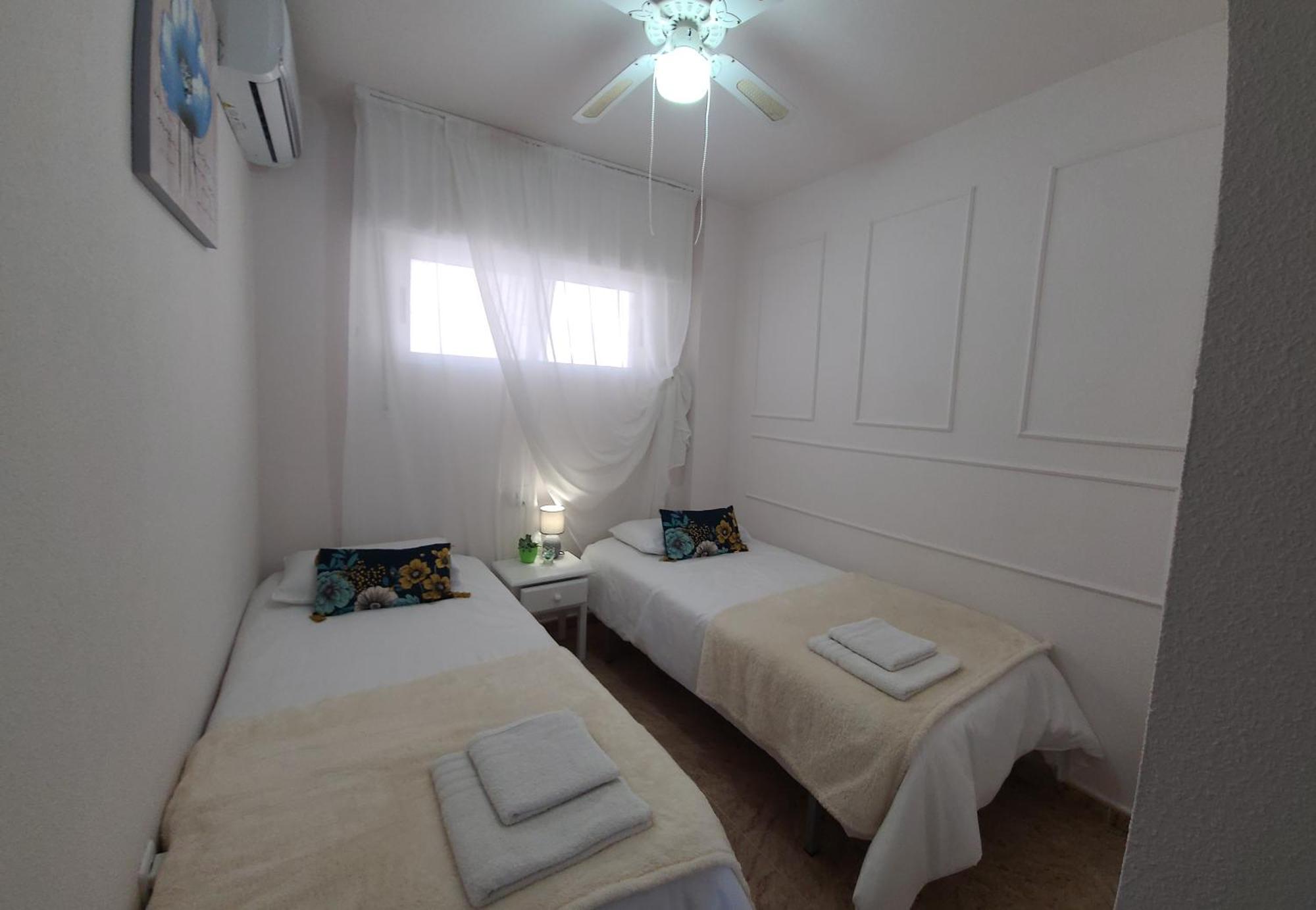 Green Lagoon Penthouse 또레비에하 외부 사진